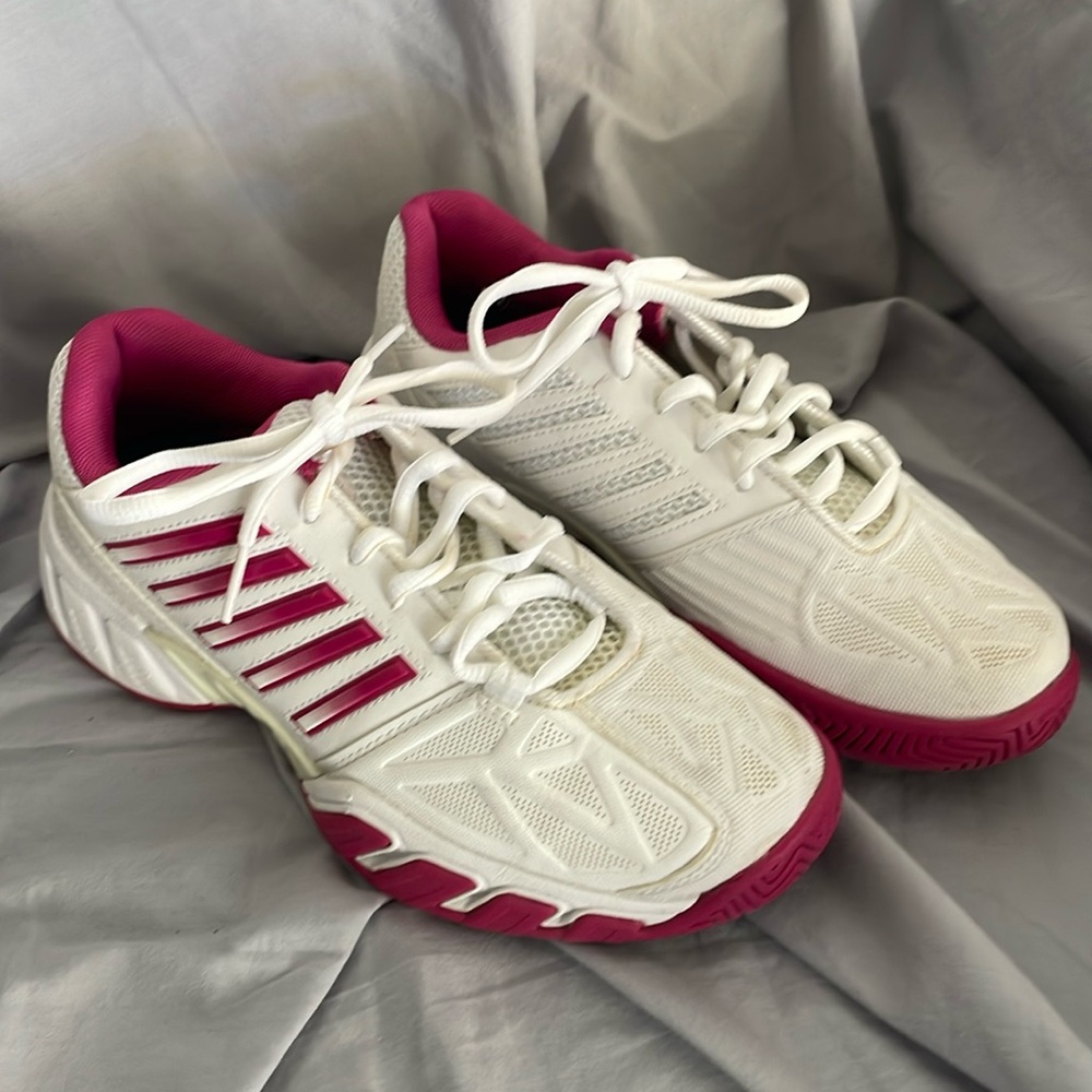 K-Swiss White and Pink Sneakers with Textured Design